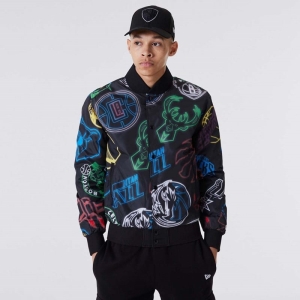 Chaquetas New Era NBA All Over Print Bomber Negros | ADXKH-4732